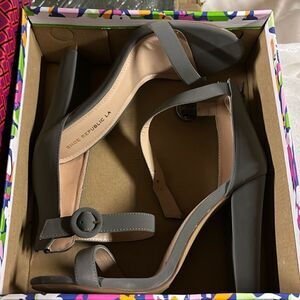 Shoe Republic LA gray ankle strap block heels size 9 NEW